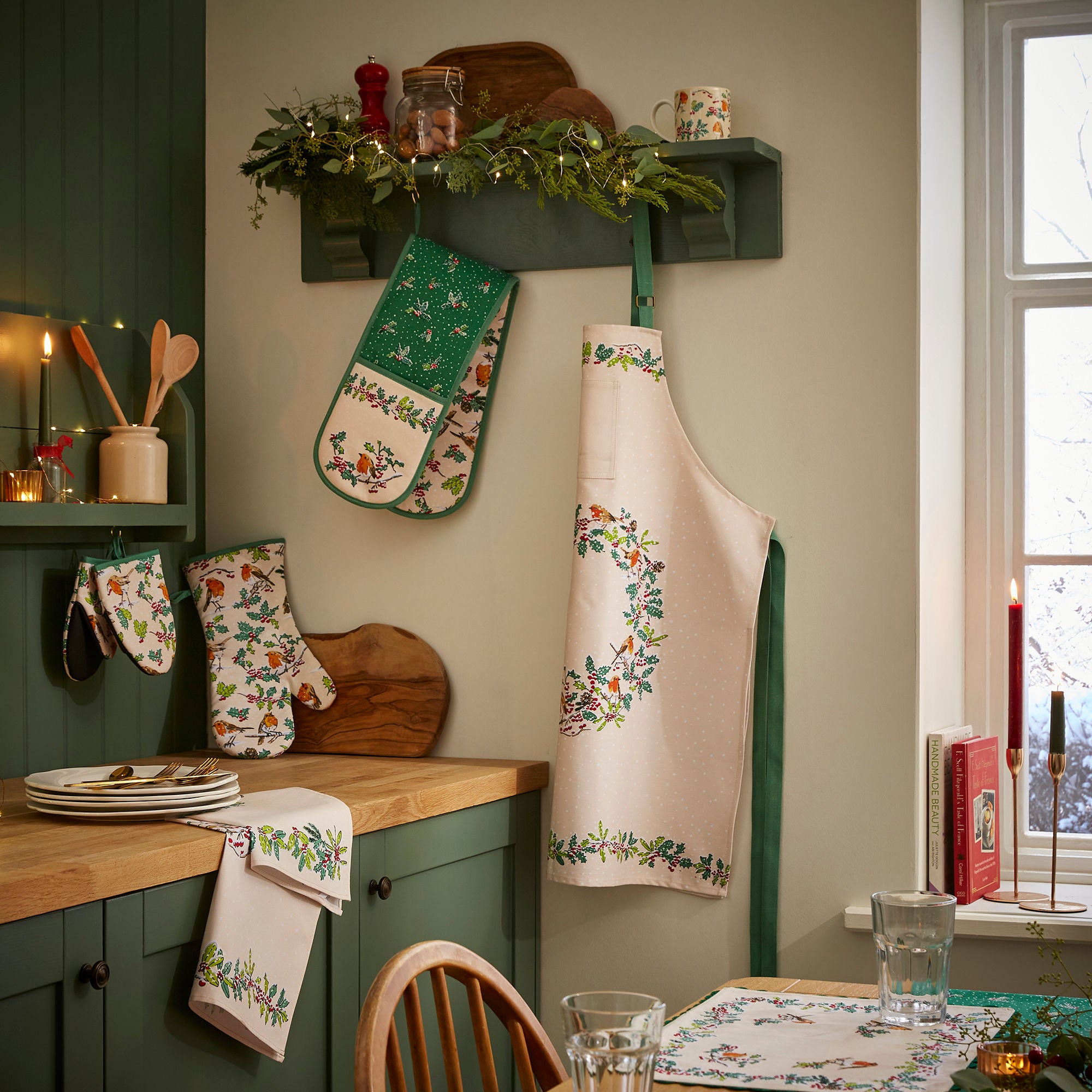 Christmas Robins Scatter Tray in Green - Tray - Ulster Weavers