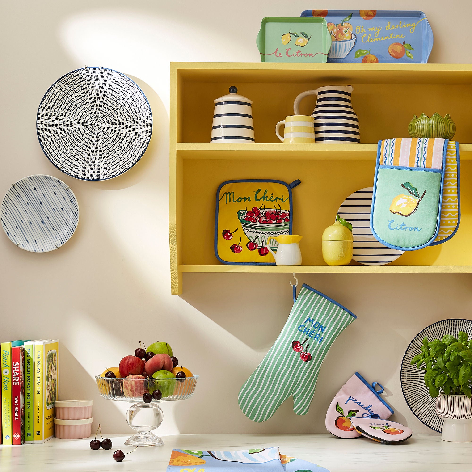 Ulster Weavers Summer Fruits Pot Mitt One Size in Multi - Pot Mitt - Ulster Weavers