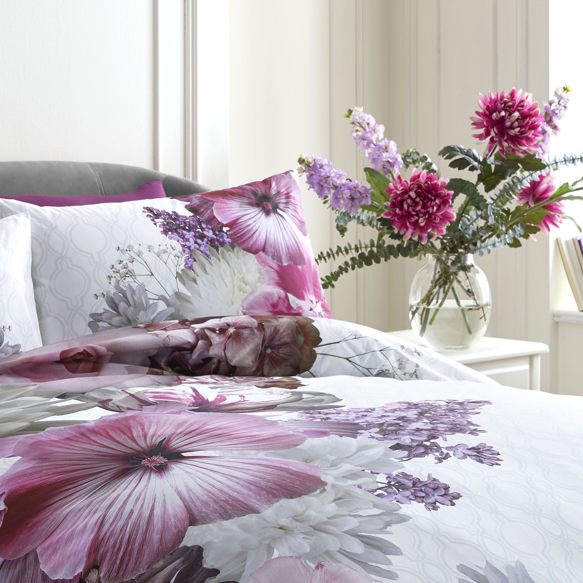 Mayfair Lady Duvet Cover Set by Laurence Llewelyn-Bowen in Multicolour - Duvet Cover Set - Laurence Llewelyn-Bowen